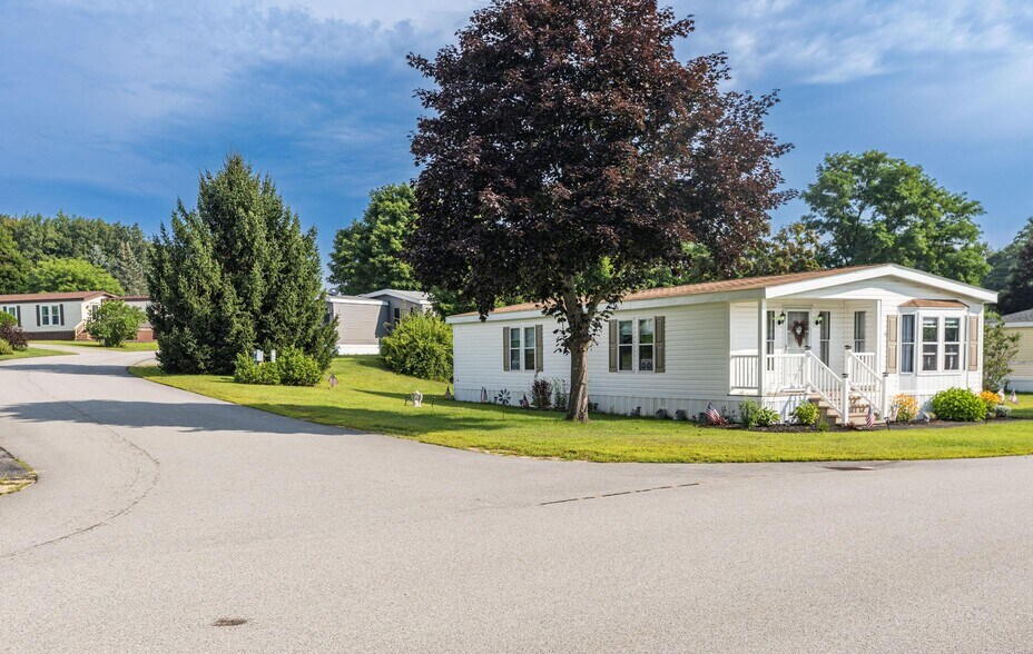 More Photos Of 11 Tamarack Lane -1, Rochester Manufactured Housing Mobile Home Park For Sale