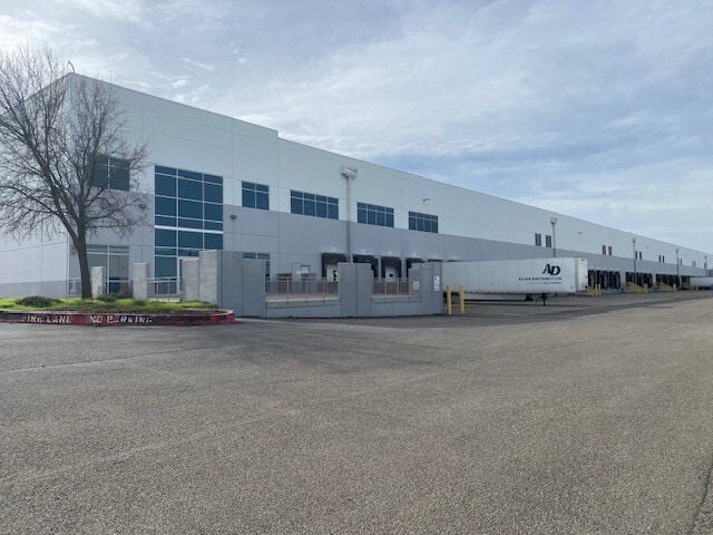 More Photos Of 4647 Logistics Dr, Stockton Distribution For Lease