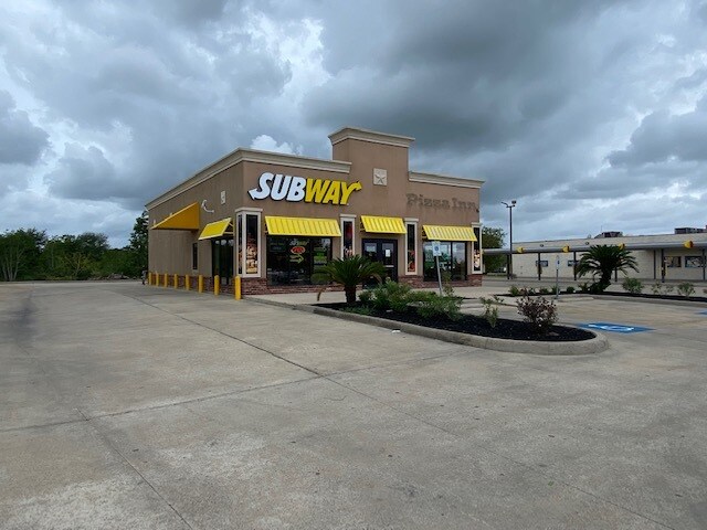 More Photos Of 6757 W Port Arthur Rd, Port Arthur Freestanding For Lease