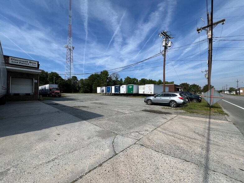 More Photos Of 132-144 Industrial Ave, Greensboro Warehouse For Sale