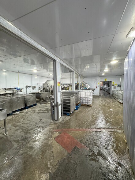 More Photos Of 1828 E Hedges Ave, Fresno Refrigeration Cold Storage For Sale