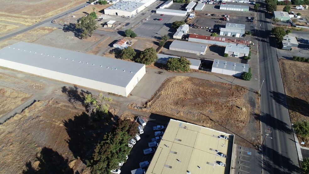 More Photos Of 2620 5th Ave, Oroville Warehouse For Sale