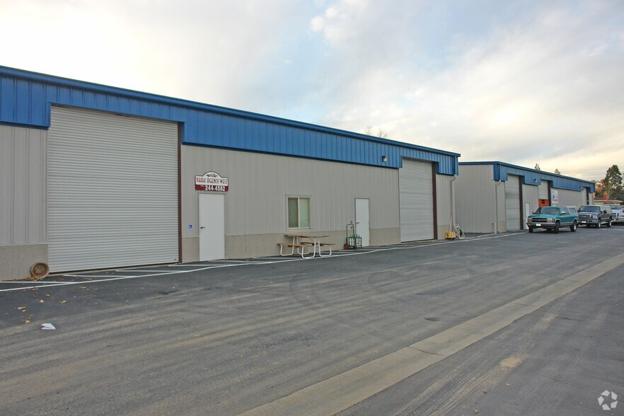 More Photos Of 2185 Kenyon Dr, Redding Manufacturing For Sale