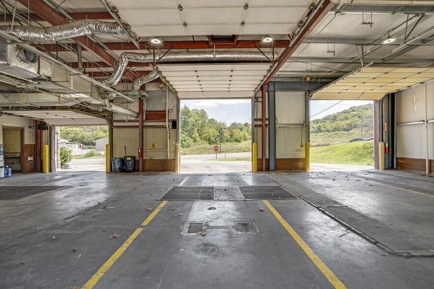 More Photos Of 3494 Dickerson Pike, Nashville Service Station For Sale