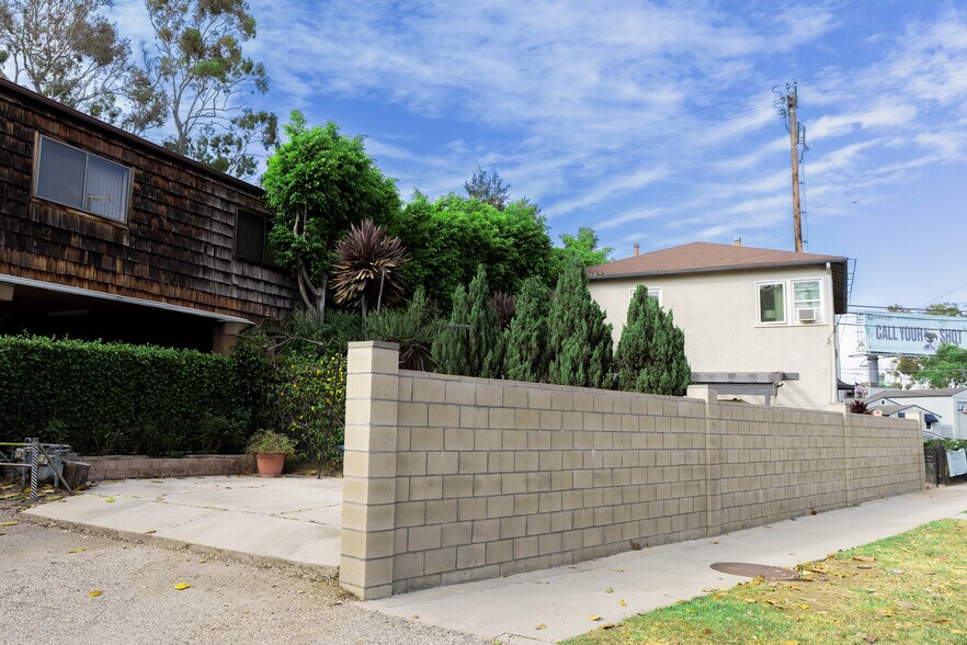 More Photos Of 2499 S Barrington Ave, Los Angeles Multifamily For Sale