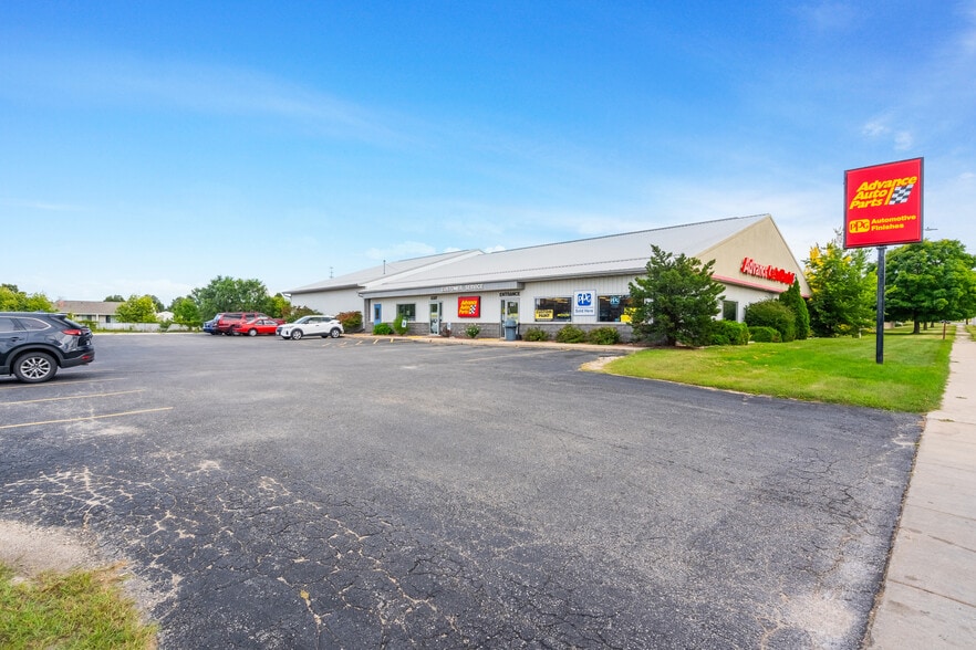 More Photos Of 821 Lime Kiln Rd, Green Bay Flex For Lease