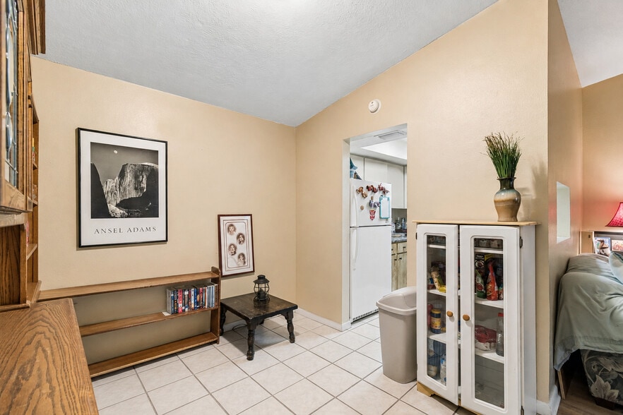 More Photos Of 3132 Bloomingdale Villas Ct, Brandon Apartments For Sale