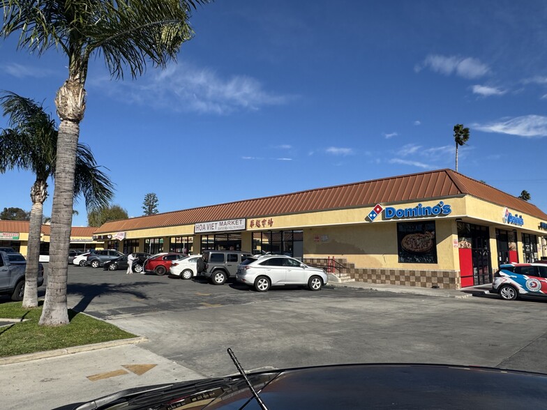 More Photos Of 21001-21015 Sherman Way, Canoga Park Freestanding For Lease