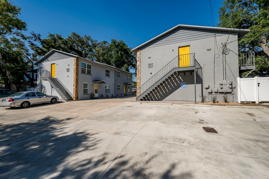 More Photos Of 7919 Lakeshore Dr, Tampa Multifamily For Sale