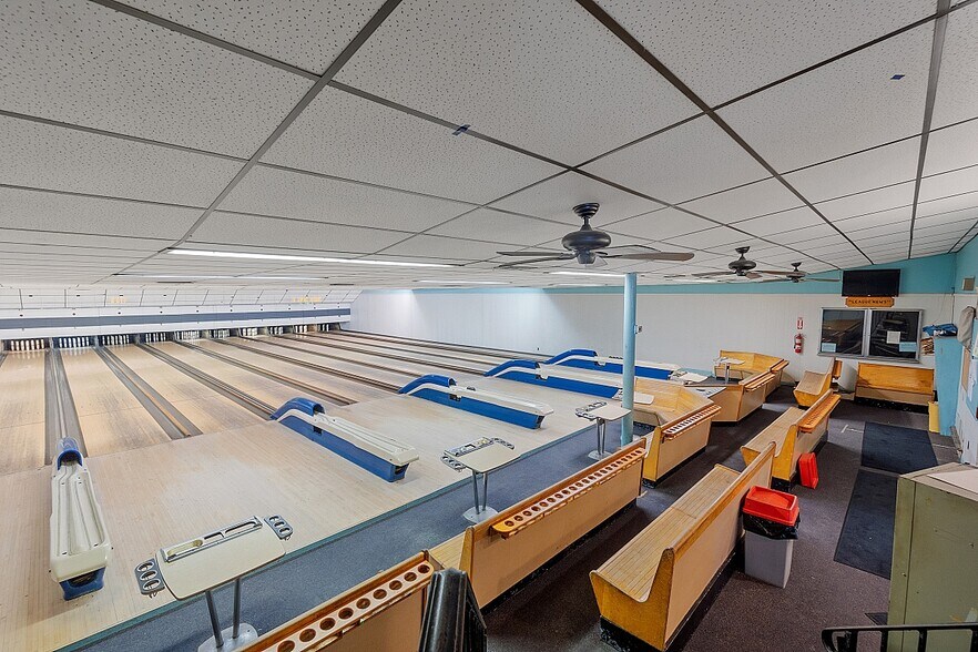 More Photos Of 78 Daniels St, Fitchburg Bowling Alley For Sale