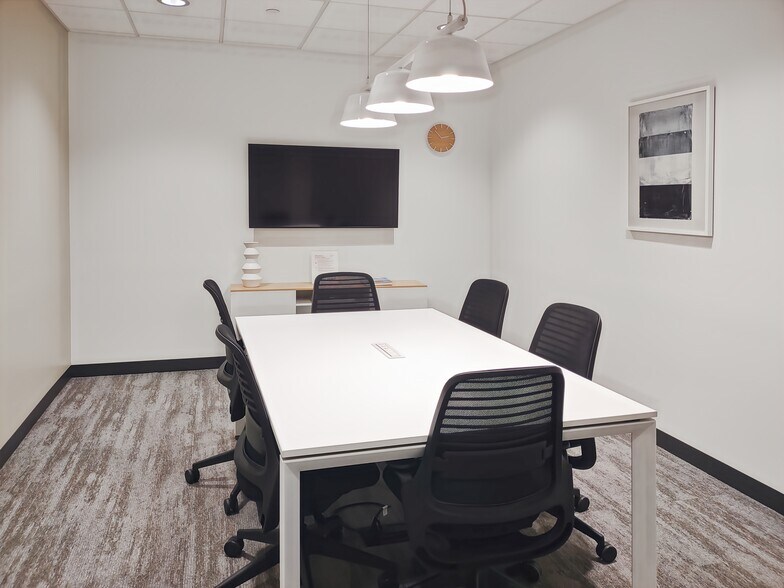 More Photos Of 2301 Sun Valley Dr, Delafield Coworking Space