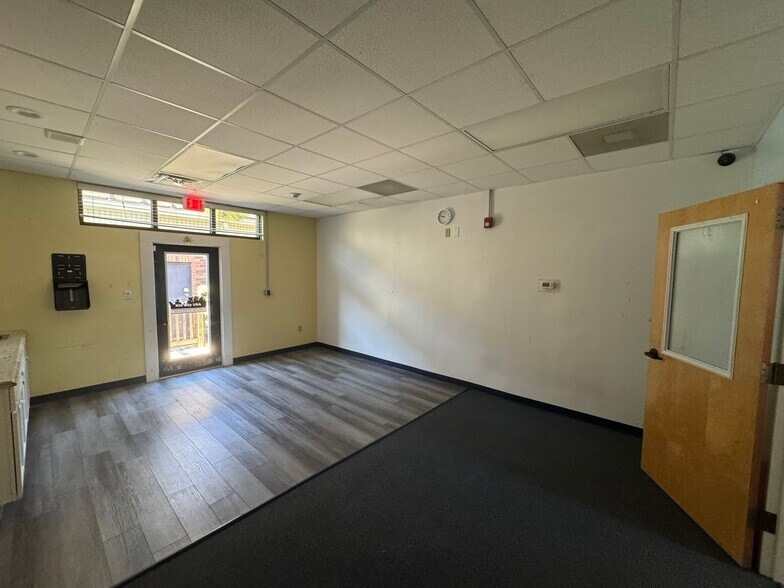 More Photos Of 621 Stephenson Ave, Savannah Daycare Center For Sale