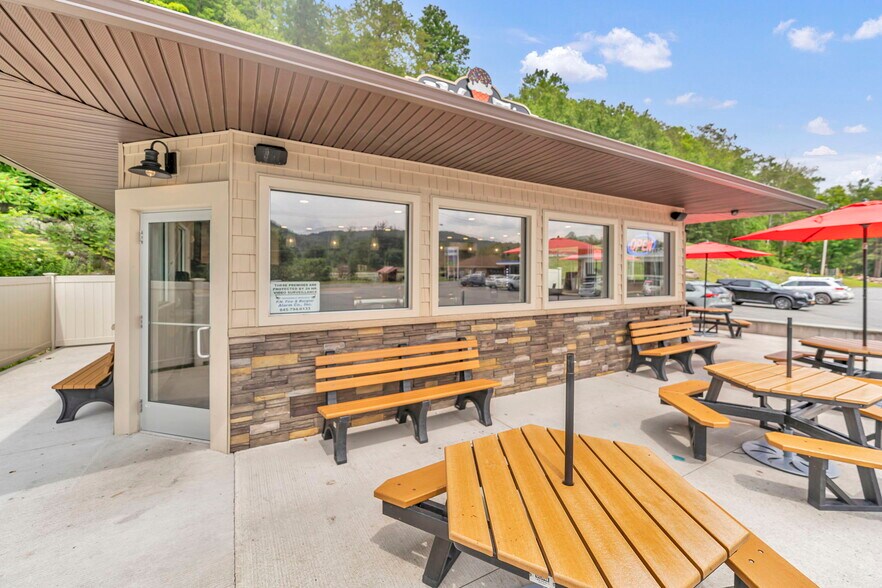 More Photos Of 1908 Old Route 17, Roscoe Restaurant For Sale