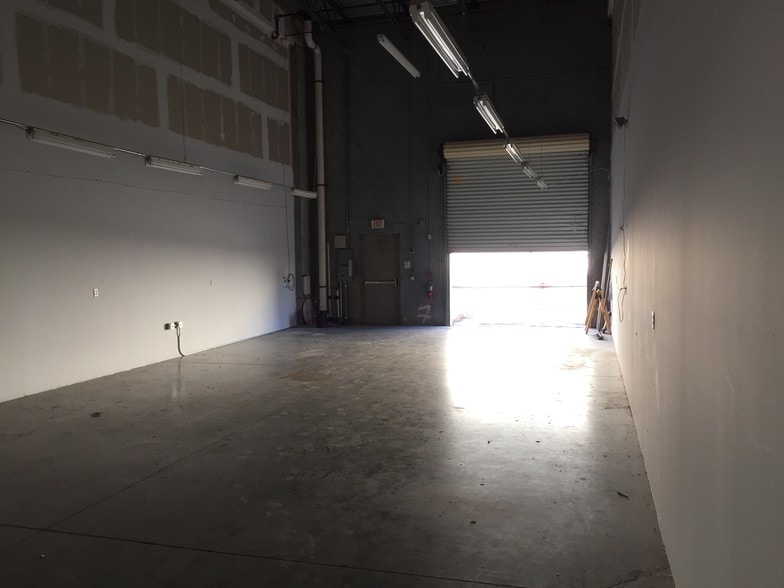 More Photos Of 6321 Porter Rd, Sarasota Light Manufacturing For Sale