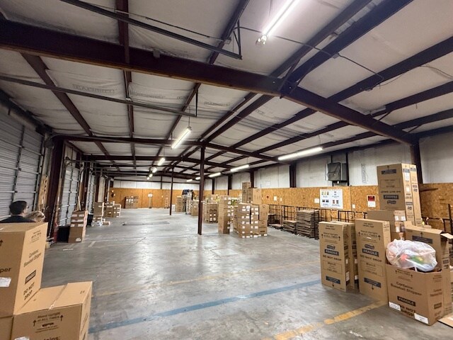 More Photos Of 2124 Frederick Rd, Opelika Light Distribution For Lease