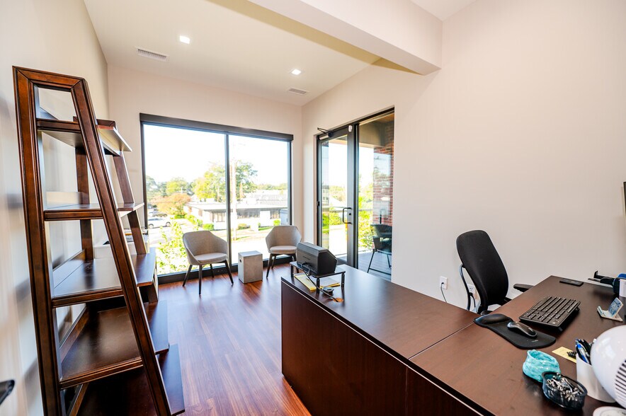 More Photos Of 810 Pendleton St, Greenville Office For Lease