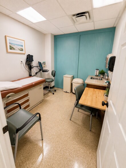 More Photos Of 3896 N Federal Hwy, Lighthouse Point Medical For Lease