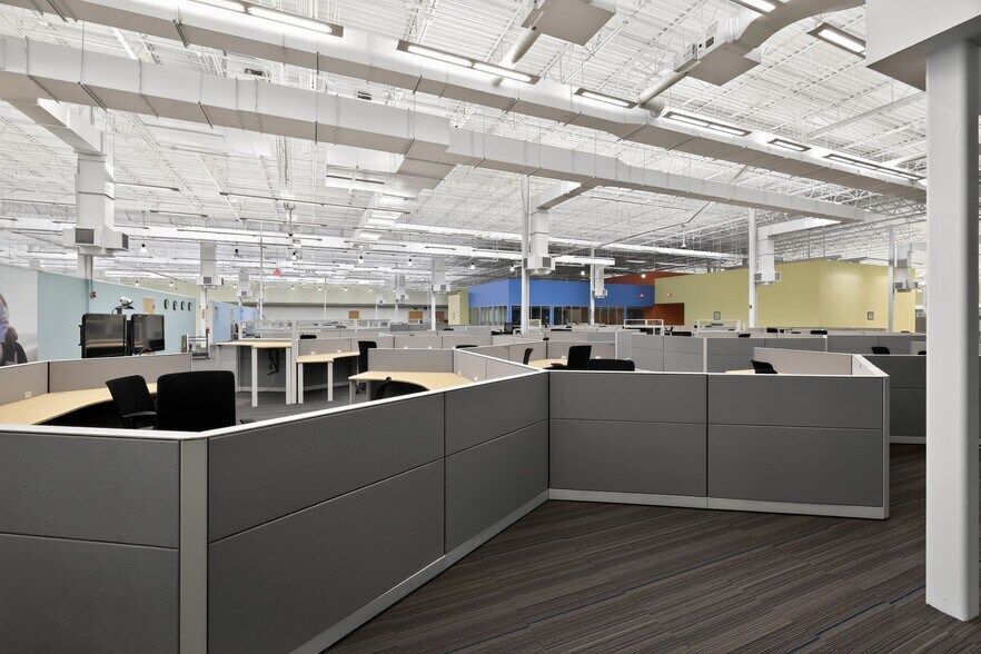 More Photos Of 980 Beaver Creek Dr, Martinsville Flex For Sale