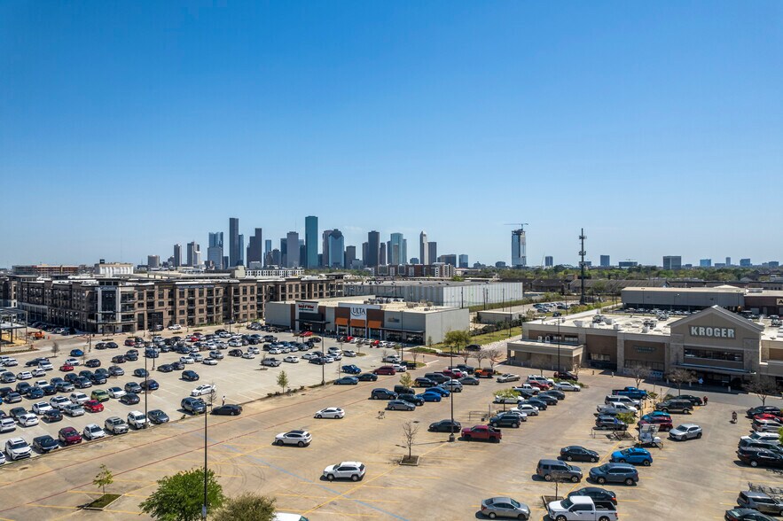 More Photos Of 2799 Katy Fwy, Houston Storefront Retail Office For Sale