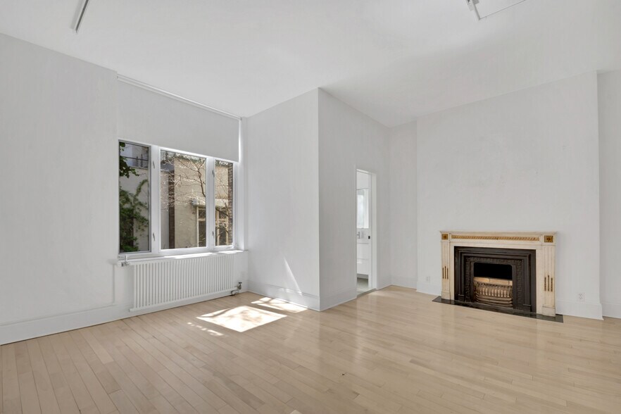 More Photos Of 120 E 65th St, New York Apartments For Lease