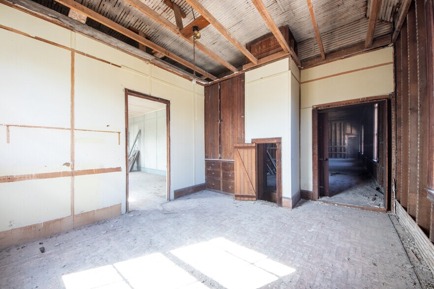 More Photos Of 100 County Highway 29A, Springfield Center Theater Concert Hall For Sale