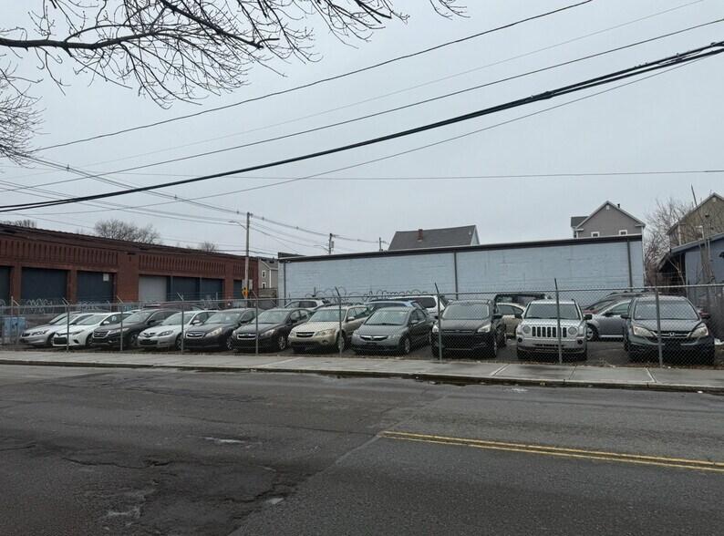 More Photos Of 550 Prairie Ave, Providence Auto Repair For Lease