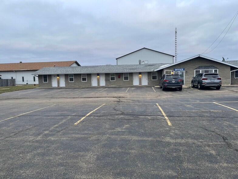 More Photos Of 3190 N US Highway 251, LaSalle Hotel For Sale