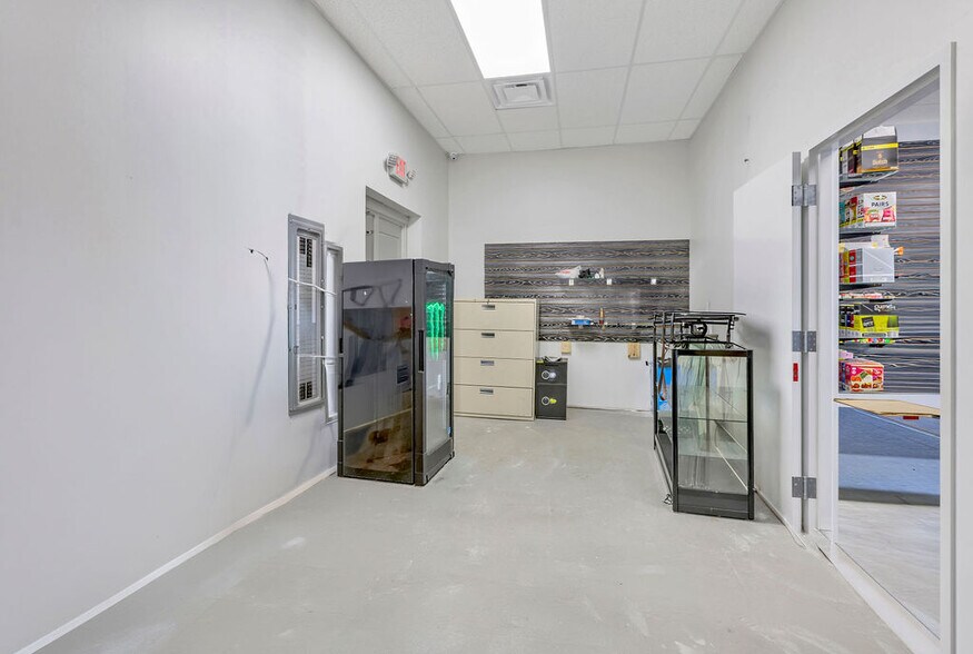 More Photos Of 1301 Ohio Pike, Amelia Storefront For Lease