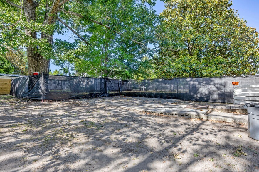 More Photos Of 1206 Dawson St, Wilmington Office Residential For Sale