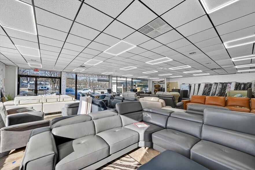 More Photos Of 330 Stage Rd, Monroe Auto Dealership For Lease