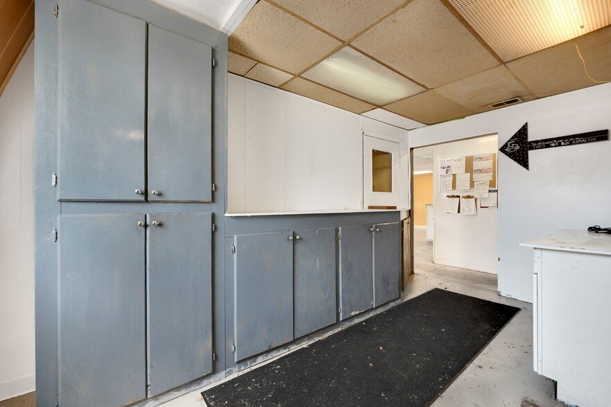 More Photos Of 310 Argonne Rd, Warsaw Warehouse For Sale