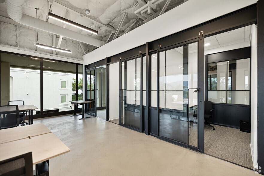 More Photos Of 17190 Bernardo Center Dr, San Diego Coworking Space