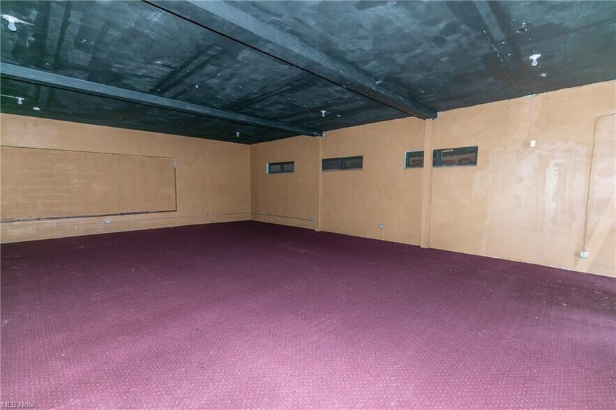 More Photos Of 899 S Canton Rd, Akron Light Distribution For Sale