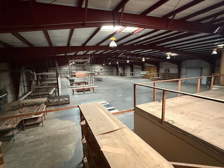 More Photos Of 1054 Goldenrod St, Leeds Warehouse For Sale