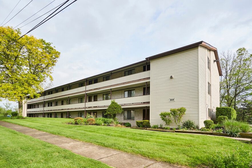Primary Photo Of 888 Rosamond Ave, Akron Apartments For Sale