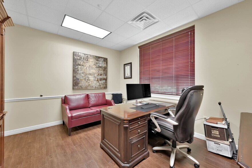 More Photos Of 8505 Technology Forest Pl, The Woodlands Office For Lease