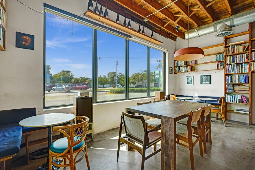 More Photos Of 12831 W Dixie Hwy, North Miami Freestanding For Sale