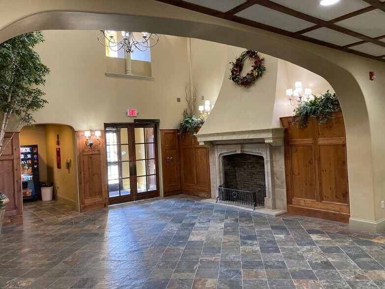 More Photos Of 1531 E Bradford Pky, Springfield Medical For Lease