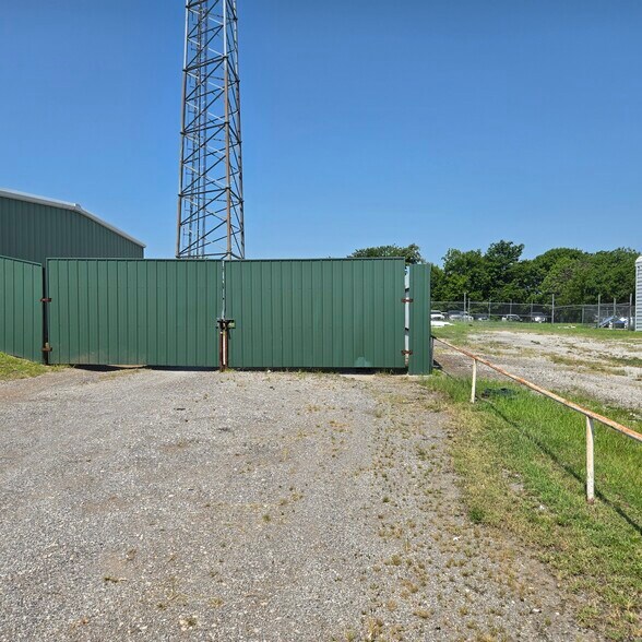 More Photos Of 2992 N Hwy 167, Catoosa Office For Sale