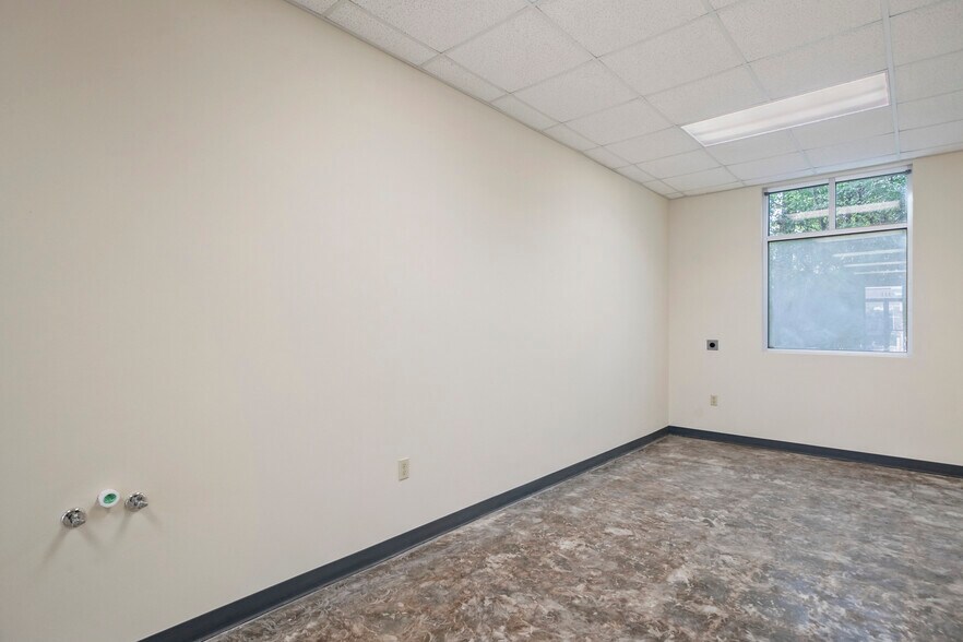 More Photos Of 3115 College Park Dr, Conroe Medical For Lease