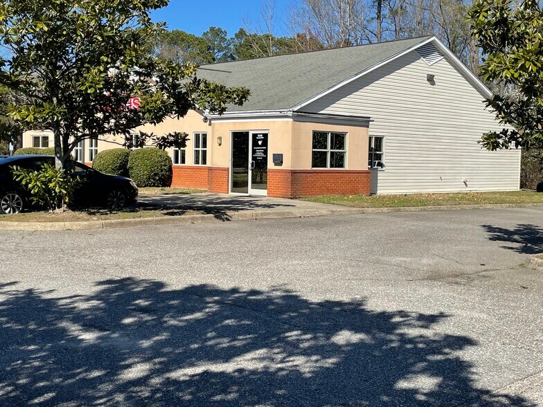 More Photos Of 15408-15410 Warwick Blvd, Newport News Medical For Sale