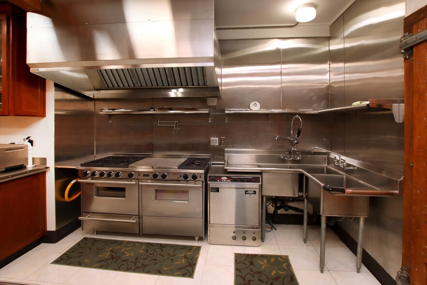 More Photos Of 16770 Redwood Lodge Rd, Los Gatos Lodge Meeting Hall For Sale