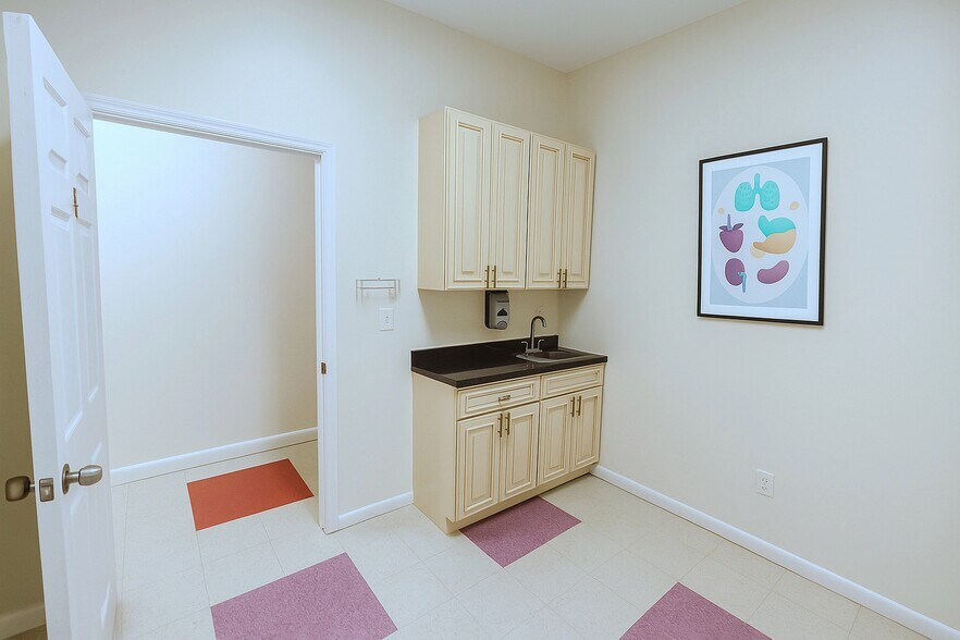 More Photos Of 3703 92nd St, Jackson Heights Storefront Retail Office For Lease