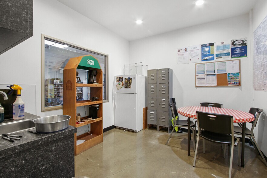 More Photos Of 218 W Commonwealth Ave, Fullerton Storefront For Sale