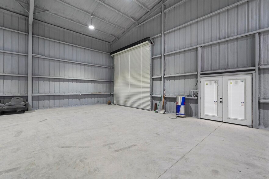 More Photos Of 1979 FM 1903, Caddo Mills Warehouse For Lease