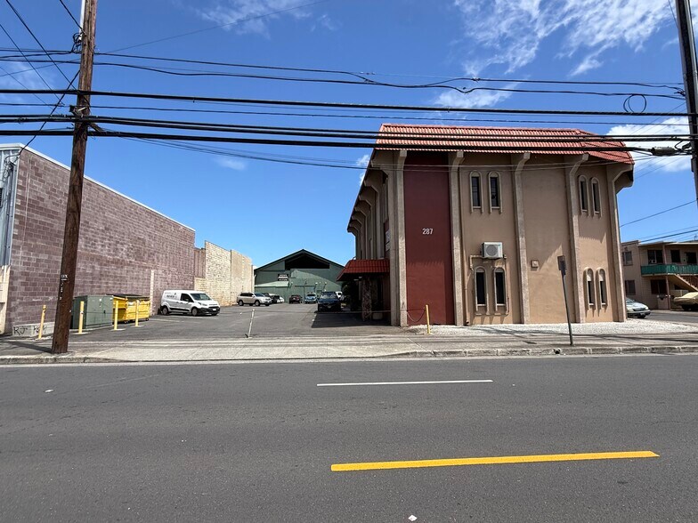 More Photos Of 287 Mokauea St, Honolulu Warehouse For Sale