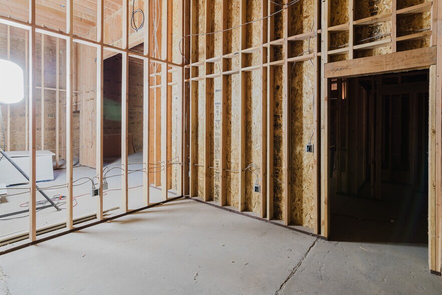 More Photos Of 151-161 Airport Rd, King City Warehouse For Lease