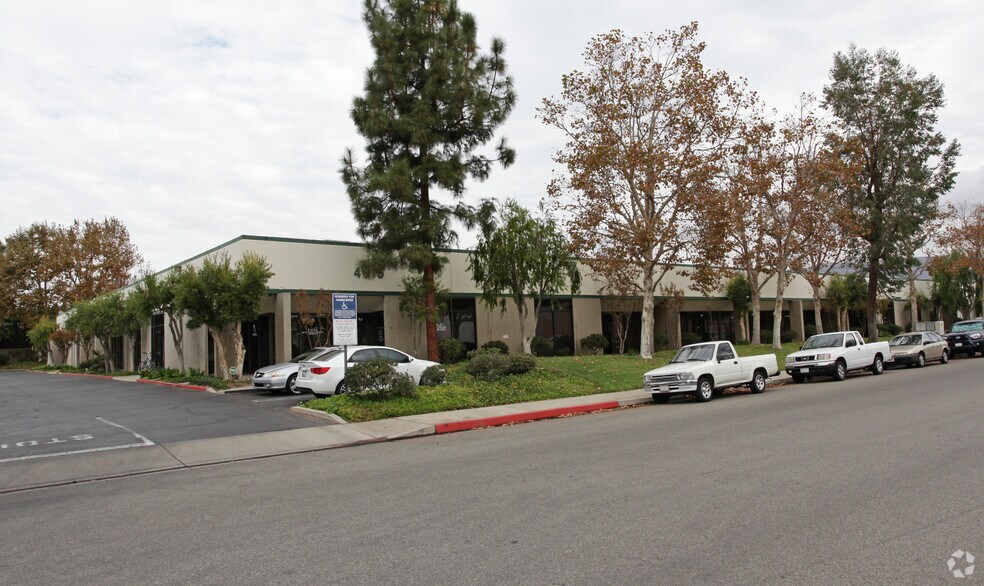 More Photos Of 4615 Industrial St, Simi Valley Warehouse For Lease