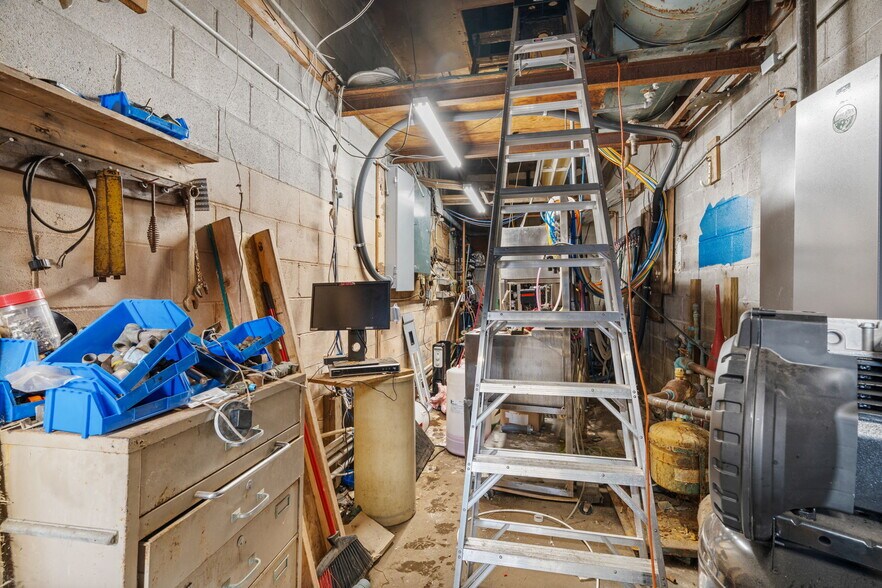 More Photos Of 1620 Keuper Blvd NE, Massillon Carwash For Sale