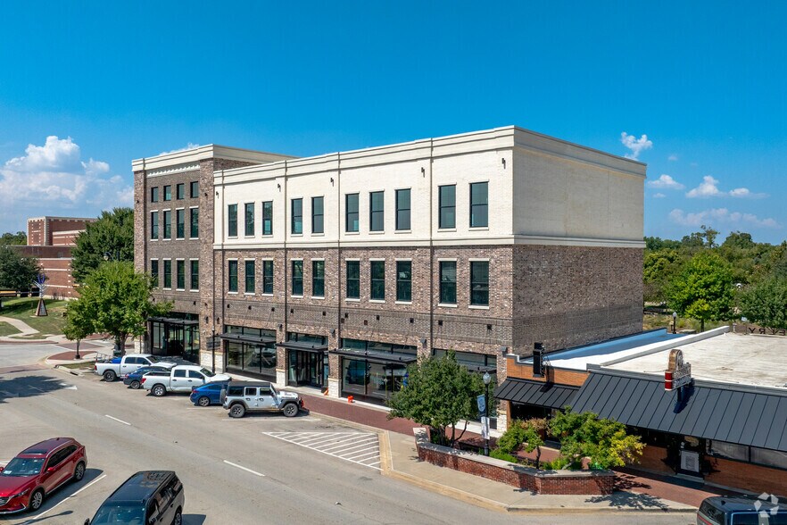 More Photos Of 191 W Main St, Lewisville Storefront Retail Office For Lease